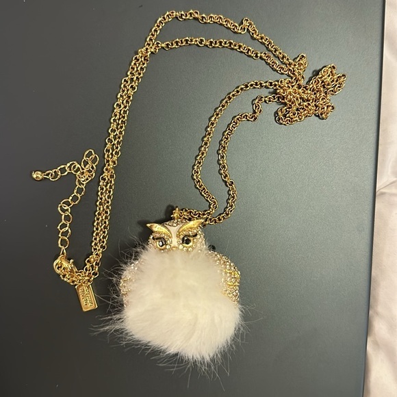 Kate Spade Bright Owl Rhinestone Pendant Long gold tone faux fur Necklace - Picture 5 of 7
